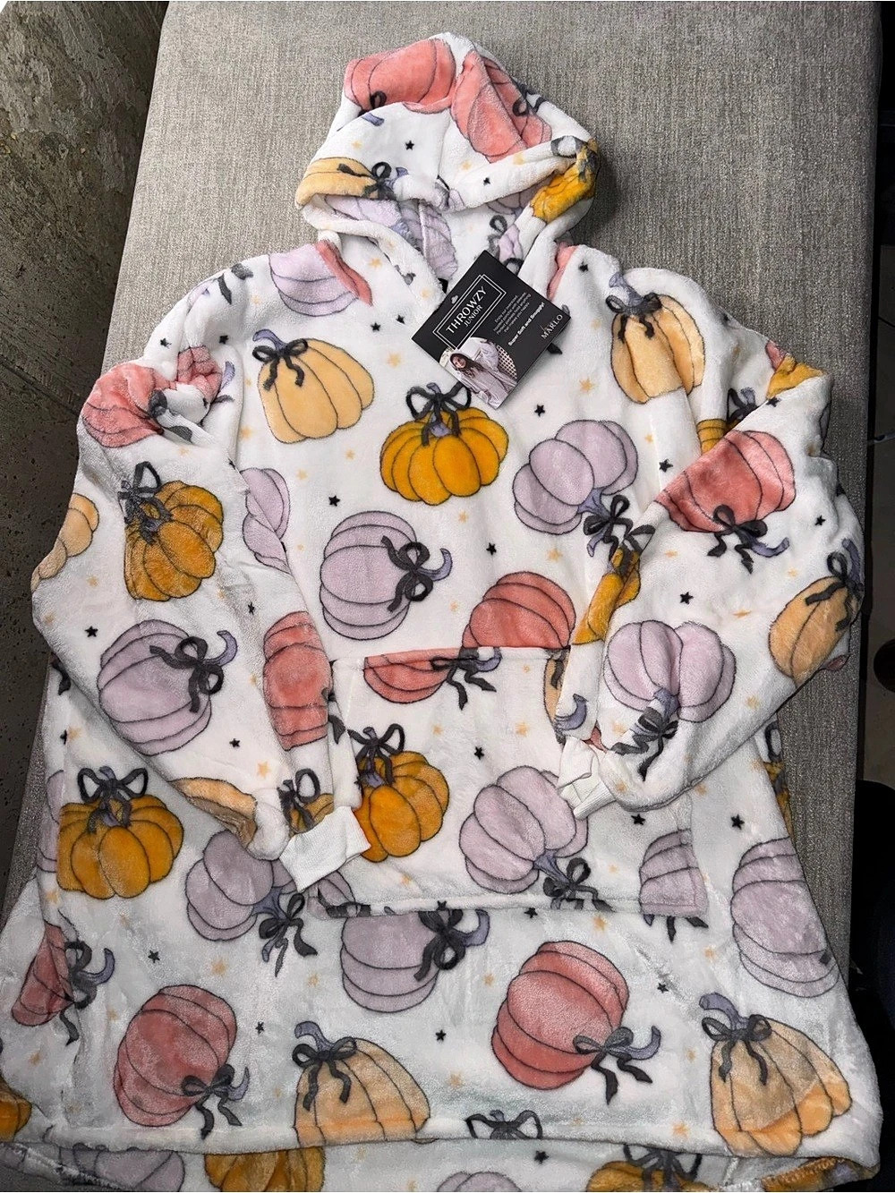 Throwz Junior Pumpkin Print Hooded Robe NWT